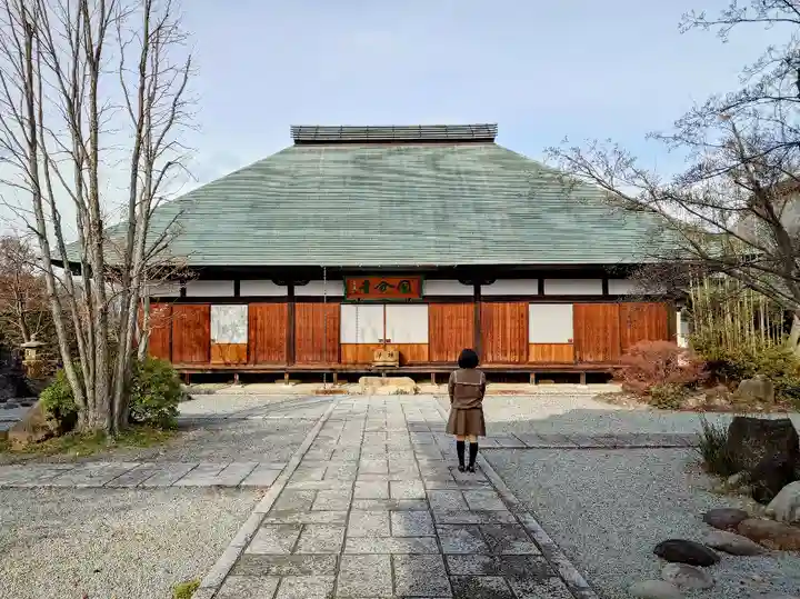 甲斐国分寺の本殿・本堂