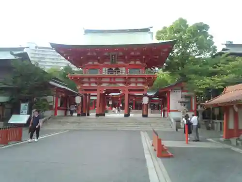 生田神社の山門