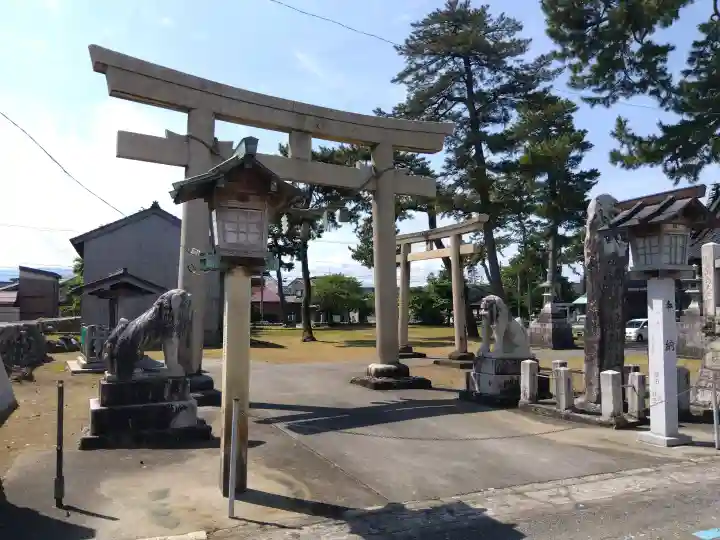 加積雪嶋神社の{uncategorized: "未分類", other: "その他", undefined: "問題あり", building: "その他建物", grave: "お墓", sacred_gate: "鳥居", guardian: "狛犬", statue: "像", buddha: "仏像", history: "歴史", nature: "自然", garden: "庭園", animal: "動物", pagoda: "塔", temizu: "手水舎", mountain_gate: "山門・神門", sanctuary: "本殿・本堂", subordinate: "末社・摂社", art: "芸術", scenery: "景色", jizo: "地蔵", ema: "絵馬", goshuin: "御朱印", omikuji: "おみくじ", items: "授与品その他", amulet: "お守り", goshuincho: "御朱印帳", eats: "食事", festival: "お祭り", votive_dance: "神楽", shichigosan: "七五三参", wedding: "結婚式", experience: "体験その他", initially: "初詣", around: "周辺", anti_infection: "感染症対策"}