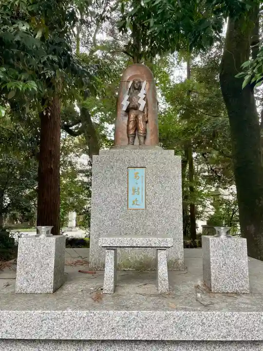 栃木縣護國神社の{uncategorized: "未分類", other: "その他", undefined: "問題あり", building: "その他建物", grave: "お墓", sacred_gate: "鳥居", guardian: "狛犬", statue: "像", buddha: "仏像", history: "歴史", nature: "自然", garden: "庭園", animal: "動物", pagoda: "塔", temizu: "手水舎", mountain_gate: "山門・神門", sanctuary: "本殿・本堂", subordinate: "末社・摂社", art: "芸術", scenery: "景色", jizo: "地蔵", ema: "絵馬", goshuin: "御朱印", omikuji: "おみくじ", items: "授与品その他", amulet: "お守り", goshuincho: "御朱印帳", eats: "食事", festival: "お祭り", votive_dance: "神楽", shichigosan: "七五三参", wedding: "結婚式", experience: "体験その他", initially: "初詣", around: "周辺", anti_infection: "感染症対策"}