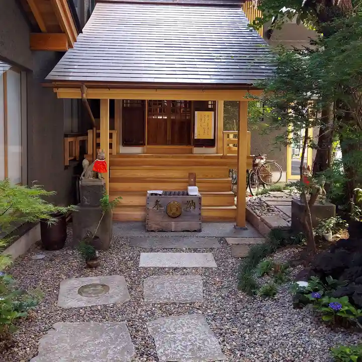 五十稲荷神社(栄寿稲荷神社)の本殿・本堂