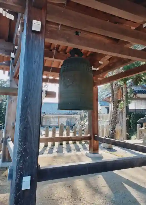 玉瀧神社の{uncategorized: "未分類", other: "その他", undefined: "問題あり", building: "その他建物", grave: "お墓", sacred_gate: "鳥居", guardian: "狛犬", statue: "像", buddha: "仏像", history: "歴史", nature: "自然", garden: "庭園", animal: "動物", pagoda: "塔", temizu: "手水舎", mountain_gate: "山門・神門", sanctuary: "本殿・本堂", subordinate: "末社・摂社", art: "芸術", scenery: "景色", jizo: "地蔵", ema: "絵馬", goshuin: "御朱印", omikuji: "おみくじ", items: "授与品その他", amulet: "お守り", goshuincho: "御朱印帳", eats: "食事", festival: "お祭り", votive_dance: "神楽", shichigosan: "七五三参", wedding: "結婚式", experience: "体験その他", initially: "初詣", around: "周辺", anti_infection: "感染症対策"}