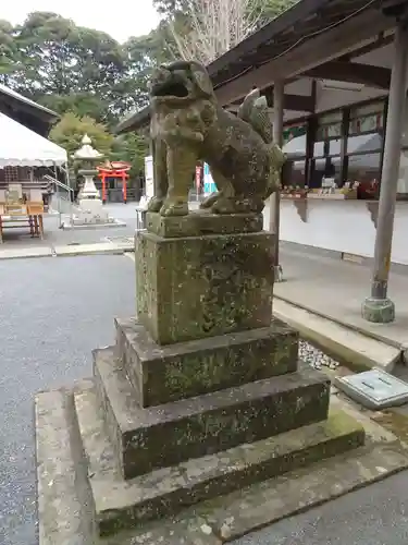 戸明神社の狛犬