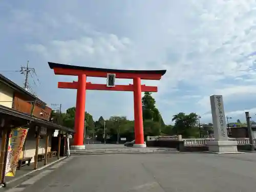 富士山本宮浅間大社の{uncategorized: "未分類", other: "その他", undefined: "問題あり", building: "その他建物", grave: "お墓", sacred_gate: "鳥居", guardian: "狛犬", statue: "像", buddha: "仏像", history: "歴史", nature: "自然", garden: "庭園", animal: "動物", pagoda: "塔", temizu: "手水舎", mountain_gate: "山門・神門", sanctuary: "本殿・本堂", subordinate: "末社・摂社", art: "芸術", scenery: "景色", jizo: "地蔵", ema: "絵馬", goshuin: "御朱印", omikuji: "おみくじ", items: "授与品その他", amulet: "お守り", goshuincho: "御朱印帳", eats: "食事", festival: "お祭り", votive_dance: "神楽", shichigosan: "七五三参", wedding: "結婚式", experience: "体験その他", initially: "初詣", around: "周辺", anti_infection: "感染症対策"}