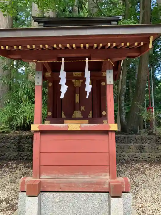 北口本宮冨士浅間神社の末社・摂社