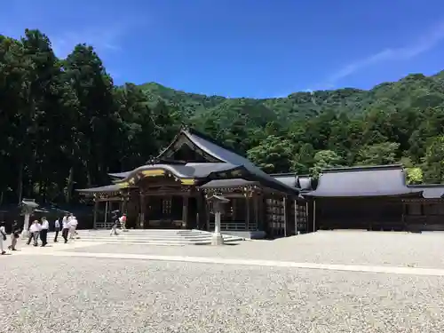 彌彦神社の本殿