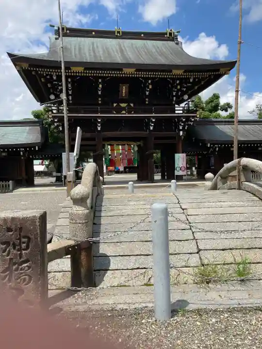 真清田神社の山門・神門