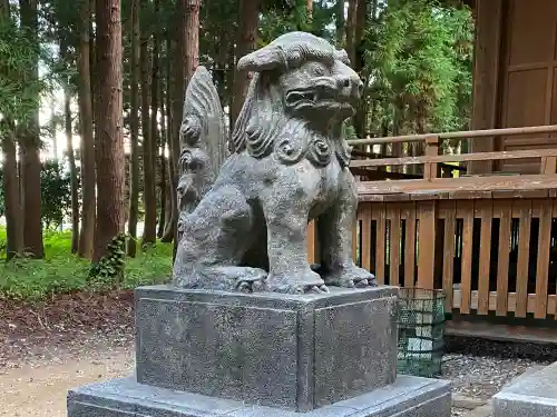 六所神社の狛犬