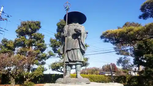 光蔵寺の像