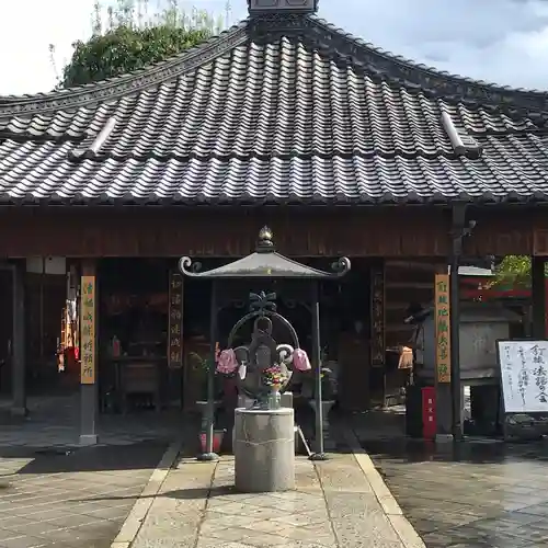 石像寺（釘抜地蔵）の本殿・本堂