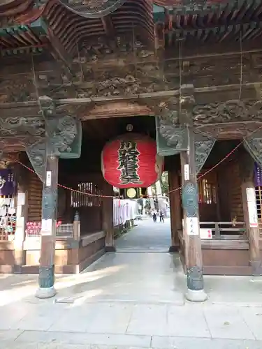 豊川閣　妙厳寺の山門