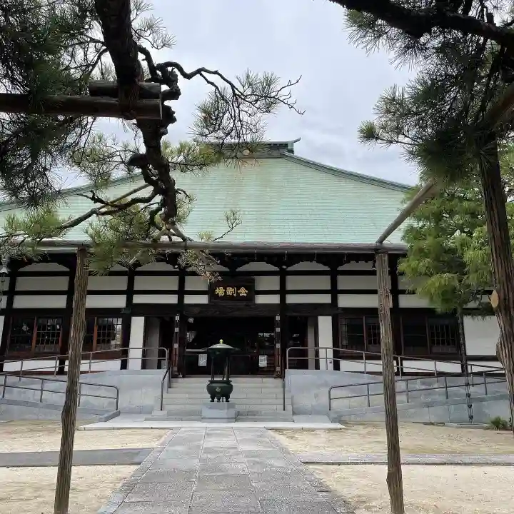 善養寺の本殿・本堂