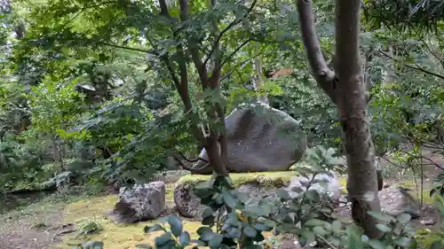 白旗神社の庭園