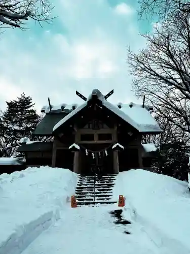 月寒神社の{uncategorized: "未分類", other: "その他", undefined: "問題あり", building: "その他建物", grave: "お墓", sacred_gate: "鳥居", guardian: "狛犬", statue: "像", buddha: "仏像", history: "歴史", nature: "自然", garden: "庭園", animal: "動物", pagoda: "塔", temizu: "手水舎", mountain_gate: "山門・神門", sanctuary: "本殿・本堂", subordinate: "末社・摂社", art: "芸術", scenery: "景色", jizo: "地蔵", ema: "絵馬", goshuin: "御朱印", omikuji: "おみくじ", items: "授与品その他", amulet: "お守り", goshuincho: "御朱印帳", eats: "食事", festival: "お祭り", votive_dance: "神楽", shichigosan: "七五三参", wedding: "結婚式", experience: "体験その他", initially: "初詣", around: "周辺", anti_infection: "感染症対策"}