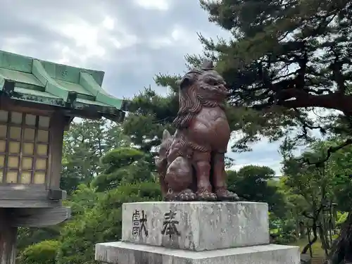 白山神社の狛犬