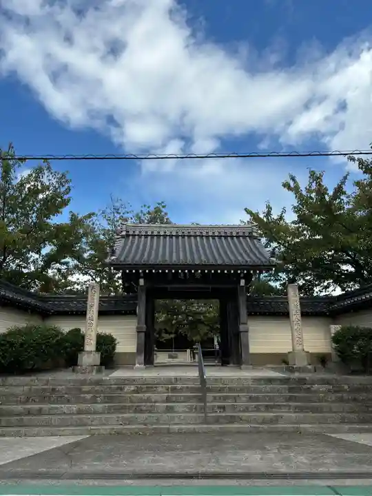 教信寺の山門・神門