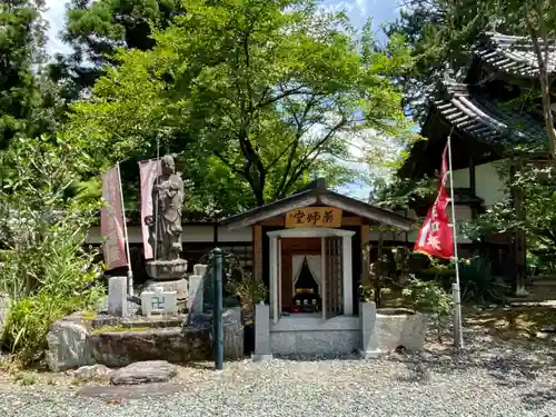 龍穏寺の像