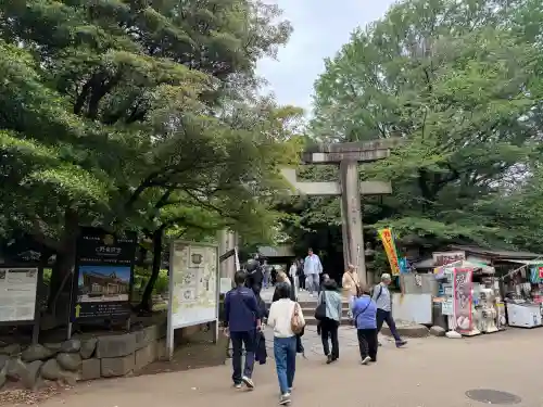 上野東照宮の{uncategorized: "未分類", other: "その他", undefined: "問題あり", building: "その他建物", grave: "お墓", sacred_gate: "鳥居", guardian: "狛犬", statue: "像", buddha: "仏像", history: "歴史", nature: "自然", garden: "庭園", animal: "動物", pagoda: "塔", temizu: "手水舎", mountain_gate: "山門・神門", sanctuary: "本殿・本堂", subordinate: "末社・摂社", art: "芸術", scenery: "景色", jizo: "地蔵", ema: "絵馬", goshuin: "御朱印", omikuji: "おみくじ", items: "授与品その他", amulet: "お守り", goshuincho: "御朱印帳", eats: "食事", festival: "お祭り", votive_dance: "神楽", shichigosan: "七五三参", wedding: "結婚式", experience: "体験その他", initially: "初詣", around: "周辺", anti_infection: "感染症対策"}