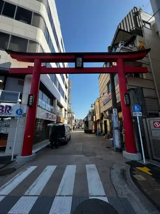 鶴岡八幡宮の{uncategorized: "未分類", other: "その他", undefined: "問題あり", building: "その他建物", grave: "お墓", sacred_gate: "鳥居", guardian: "狛犬", statue: "像", buddha: "仏像", history: "歴史", nature: "自然", garden: "庭園", animal: "動物", pagoda: "塔", temizu: "手水舎", mountain_gate: "山門・神門", sanctuary: "本殿・本堂", subordinate: "末社・摂社", art: "芸術", scenery: "景色", jizo: "地蔵", ema: "絵馬", goshuin: "御朱印", omikuji: "おみくじ", items: "授与品その他", amulet: "お守り", goshuincho: "御朱印帳", eats: "食事", festival: "お祭り", votive_dance: "神楽", shichigosan: "七五三参", wedding: "結婚式", experience: "体験その他", initially: "初詣", around: "周辺", anti_infection: "感染症対策"}