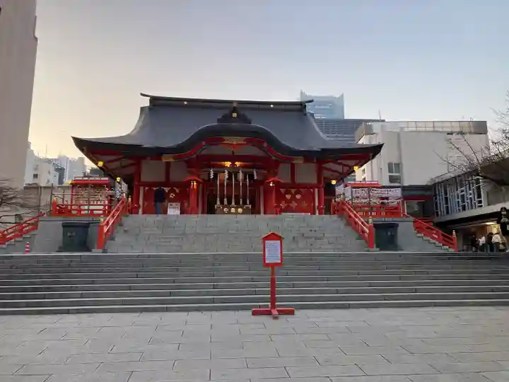 花園神社の本殿・本堂