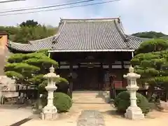 光明寺の本殿