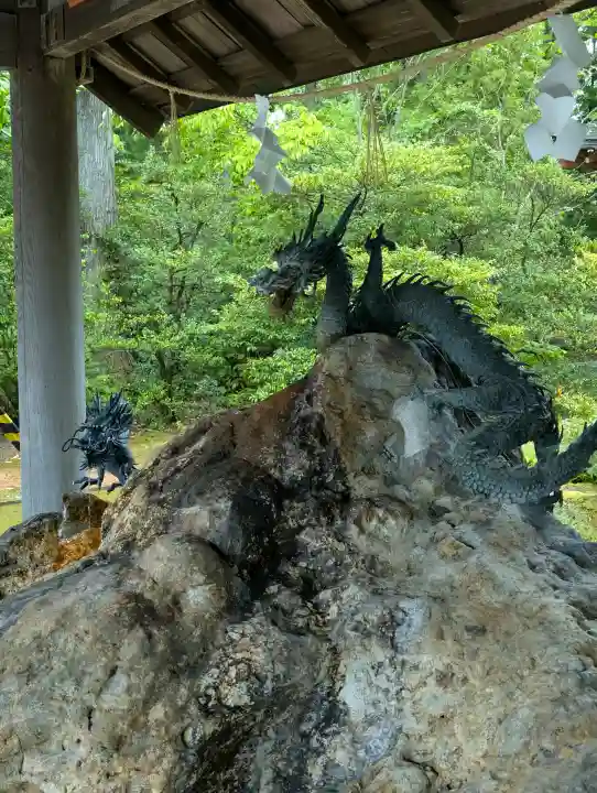 越中一宮 髙瀬神社の{uncategorized: "未分類", other: "その他", undefined: "問題あり", building: "その他建物", grave: "お墓", sacred_gate: "鳥居", guardian: "狛犬", statue: "像", buddha: "仏像", history: "歴史", nature: "自然", garden: "庭園", animal: "動物", pagoda: "塔", temizu: "手水舎", mountain_gate: "山門・神門", sanctuary: "本殿・本堂", subordinate: "末社・摂社", art: "芸術", scenery: "景色", jizo: "地蔵", ema: "絵馬", goshuin: "御朱印", omikuji: "おみくじ", items: "授与品その他", amulet: "お守り", goshuincho: "御朱印帳", eats: "食事", festival: "お祭り", votive_dance: "神楽", shichigosan: "七五三参", wedding: "結婚式", experience: "体験その他", initially: "初詣", around: "周辺", anti_infection: "感染症対策"}