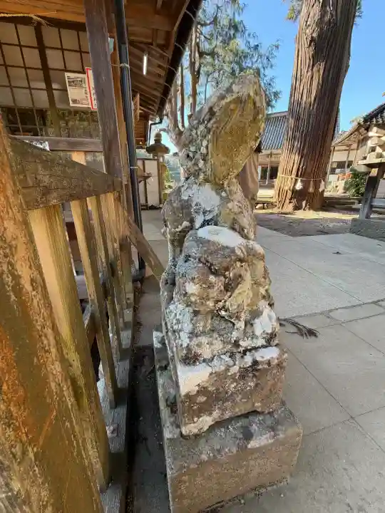 須我神社の{uncategorized: "未分類", other: "その他", undefined: "問題あり", building: "その他建物", grave: "お墓", sacred_gate: "鳥居", guardian: "狛犬", statue: "像", buddha: "仏像", history: "歴史", nature: "自然", garden: "庭園", animal: "動物", pagoda: "塔", temizu: "手水舎", mountain_gate: "山門・神門", sanctuary: "本殿・本堂", subordinate: "末社・摂社", art: "芸術", scenery: "景色", jizo: "地蔵", ema: "絵馬", goshuin: "御朱印", omikuji: "おみくじ", items: "授与品その他", amulet: "お守り", goshuincho: "御朱印帳", eats: "食事", festival: "お祭り", votive_dance: "神楽", shichigosan: "七五三参", wedding: "結婚式", experience: "体験その他", initially: "初詣", around: "周辺", anti_infection: "感染症対策"}