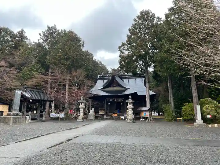 冨士御室浅間神社の本殿・本堂