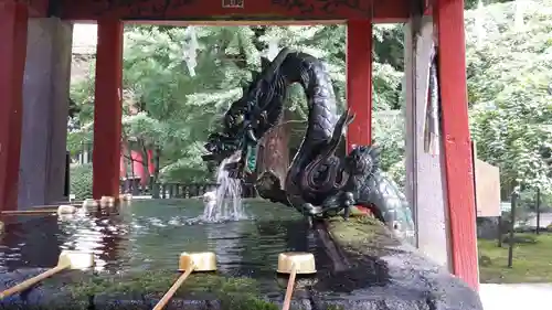 北口本宮冨士浅間神社の手水舎