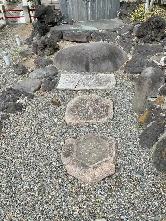 亀戸水神社の{uncategorized: "未分類", other: "その他", undefined: "問題あり", building: "その他建物", grave: "お墓", sacred_gate: "鳥居", guardian: "狛犬", statue: "像", buddha: "仏像", history: "歴史", nature: "自然", garden: "庭園", animal: "動物", pagoda: "塔", temizu: "手水舎", mountain_gate: "山門・神門", sanctuary: "本殿・本堂", subordinate: "末社・摂社", art: "芸術", scenery: "景色", jizo: "地蔵", ema: "絵馬", goshuin: "御朱印", omikuji: "おみくじ", items: "授与品その他", amulet: "お守り", goshuincho: "御朱印帳", eats: "食事", festival: "お祭り", votive_dance: "神楽", shichigosan: "七五三参", wedding: "結婚式", experience: "体験その他", initially: "初詣", around: "周辺", anti_infection: "感染症対策"}