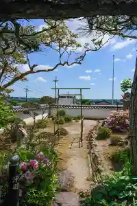 神谷稲荷明神社の鳥居(2020年05月08日(金) 21時36分24秒投稿)