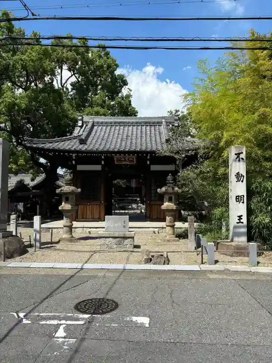 寳珠院(常楽寺)の山門・神門