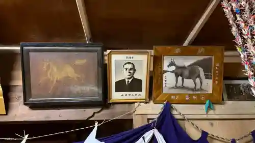 三好八幡神社の{uncategorized: "未分類", other: "その他", undefined: "問題あり", building: "その他建物", grave: "お墓", sacred_gate: "鳥居", guardian: "狛犬", statue: "像", buddha: "仏像", history: "歴史", nature: "自然", garden: "庭園", animal: "動物", pagoda: "塔", temizu: "手水舎", mountain_gate: "山門・神門", sanctuary: "本殿・本堂", subordinate: "末社・摂社", art: "芸術", scenery: "景色", jizo: "地蔵", ema: "絵馬", goshuin: "御朱印", omikuji: "おみくじ", items: "授与品その他", amulet: "お守り", goshuincho: "御朱印帳", eats: "食事", festival: "お祭り", votive_dance: "神楽", shichigosan: "七五三参", wedding: "結婚式", experience: "体験その他", initially: "初詣", around: "周辺", anti_infection: "感染症対策"}