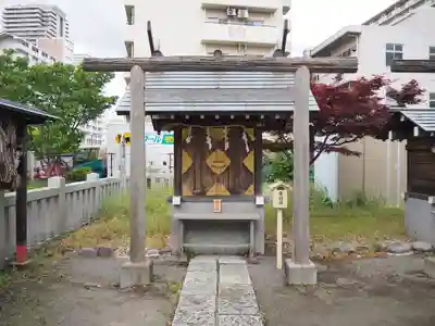 胡録神社の末社・摂社
