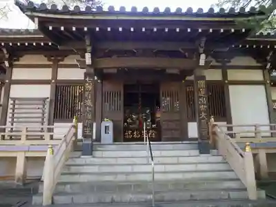 三寳寺の本殿・本堂