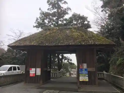 川勾神社の山門・神門