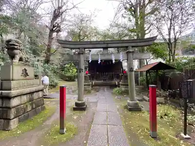 四合稲荷神社の鳥居