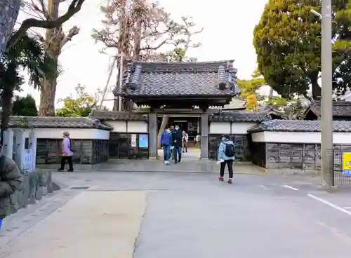 東正寺の山門・神門