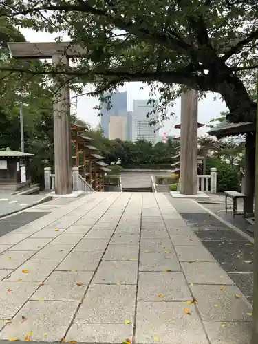 伊勢山皇大神宮の鳥居