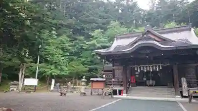 義經神社の本殿・本堂