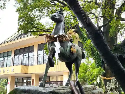 萱津神社の像