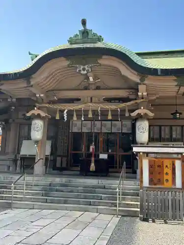 坐摩神社の{uncategorized: "未分類", other: "その他", undefined: "問題あり", building: "その他建物", grave: "お墓", sacred_gate: "鳥居", guardian: "狛犬", statue: "像", buddha: "仏像", history: "歴史", nature: "自然", garden: "庭園", animal: "動物", pagoda: "塔", temizu: "手水舎", mountain_gate: "山門・神門", sanctuary: "本殿・本堂", subordinate: "末社・摂社", art: "芸術", scenery: "景色", jizo: "地蔵", ema: "絵馬", goshuin: "御朱印", omikuji: "おみくじ", items: "授与品その他", amulet: "お守り", goshuincho: "御朱印帳", eats: "食事", festival: "お祭り", votive_dance: "神楽", shichigosan: "七五三参", wedding: "結婚式", experience: "体験その他", initially: "初詣", around: "周辺", anti_infection: "感染症対策"}