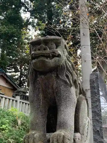 伊与久雷電神社の狛犬