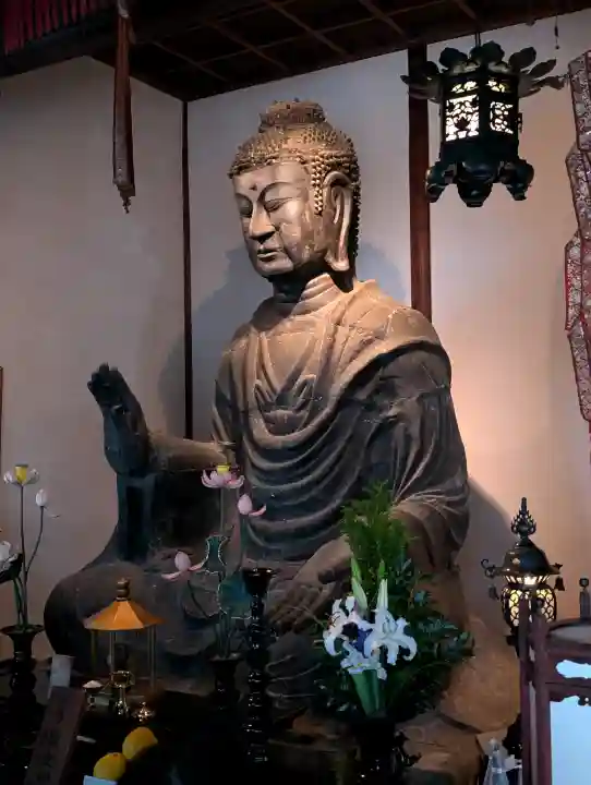 飛鳥寺の{uncategorized: "未分類", other: "その他", undefined: "問題あり", building: "その他建物", grave: "お墓", sacred_gate: "鳥居", guardian: "狛犬", statue: "像", buddha: "仏像", history: "歴史", nature: "自然", garden: "庭園", animal: "動物", pagoda: "塔", temizu: "手水舎", mountain_gate: "山門・神門", sanctuary: "本殿・本堂", subordinate: "末社・摂社", art: "芸術", scenery: "景色", jizo: "地蔵", ema: "絵馬", goshuin: "御朱印", omikuji: "おみくじ", items: "授与品その他", amulet: "お守り", goshuincho: "御朱印帳", eats: "食事", festival: "お祭り", votive_dance: "神楽", shichigosan: "七五三参", wedding: "結婚式", experience: "体験その他", initially: "初詣", around: "周辺", anti_infection: "感染症対策"}