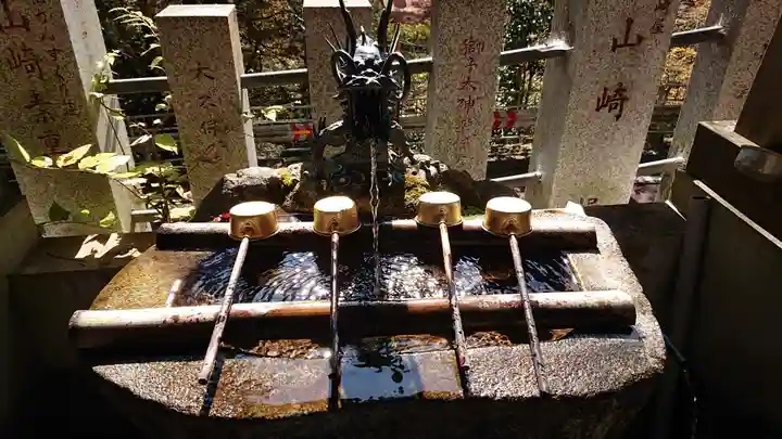 九頭龍神社の手水舎