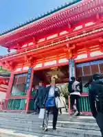八坂神社(祇園さん)の{uncategorized: "未分類", other: "その他", undefined: "問題あり", building: "その他建物", grave: "お墓", sacred_gate: "鳥居", guardian: "狛犬", statue: "像", buddha: "仏像", history: "歴史", nature: "自然", garden: "庭園", animal: "動物", pagoda: "塔", temizu: "手水舎", mountain_gate: "山門・神門", sanctuary: "本殿・本堂", subordinate: "末社・摂社", art: "芸術", scenery: "景色", jizo: "地蔵", ema: "絵馬", goshuin: "御朱印", omikuji: "おみくじ", items: "授与品その他", amulet: "お守り", goshuincho: "御朱印帳", eats: "食事", festival: "お祭り", votive_dance: "神楽", shichigosan: "七五三参", wedding: "結婚式", experience: "体験その他", initially: "初詣", around: "周辺", anti_infection: "感染症対策"}