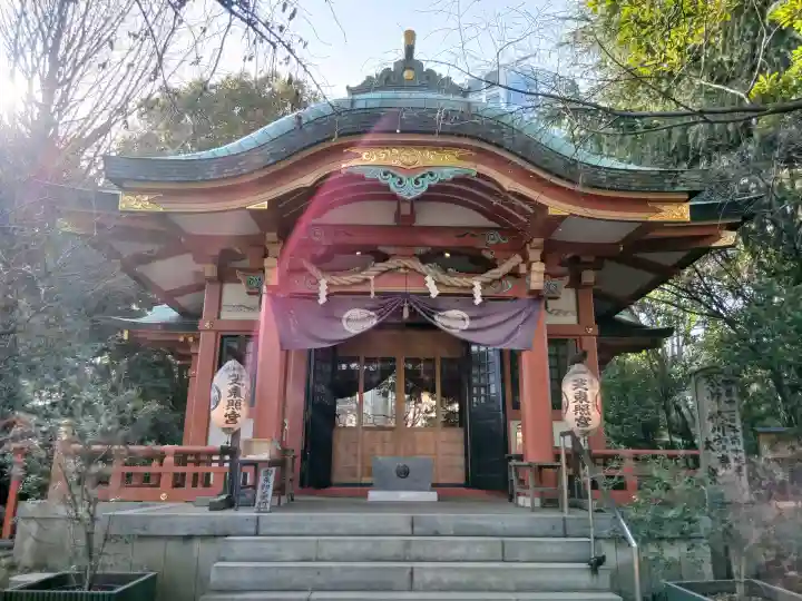 芝東照宮の{uncategorized: "未分類", other: "その他", undefined: "問題あり", building: "その他建物", grave: "お墓", sacred_gate: "鳥居", guardian: "狛犬", statue: "像", buddha: "仏像", history: "歴史", nature: "自然", garden: "庭園", animal: "動物", pagoda: "塔", temizu: "手水舎", mountain_gate: "山門・神門", sanctuary: "本殿・本堂", subordinate: "末社・摂社", art: "芸術", scenery: "景色", jizo: "地蔵", ema: "絵馬", goshuin: "御朱印", omikuji: "おみくじ", items: "授与品その他", amulet: "お守り", goshuincho: "御朱印帳", eats: "食事", festival: "お祭り", votive_dance: "神楽", shichigosan: "七五三参", wedding: "結婚式", experience: "体験その他", initially: "初詣", around: "周辺", anti_infection: "感染症対策"}