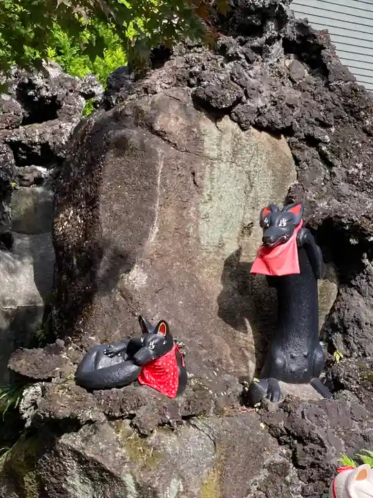 京濱伏見稲荷神社の狛犬
