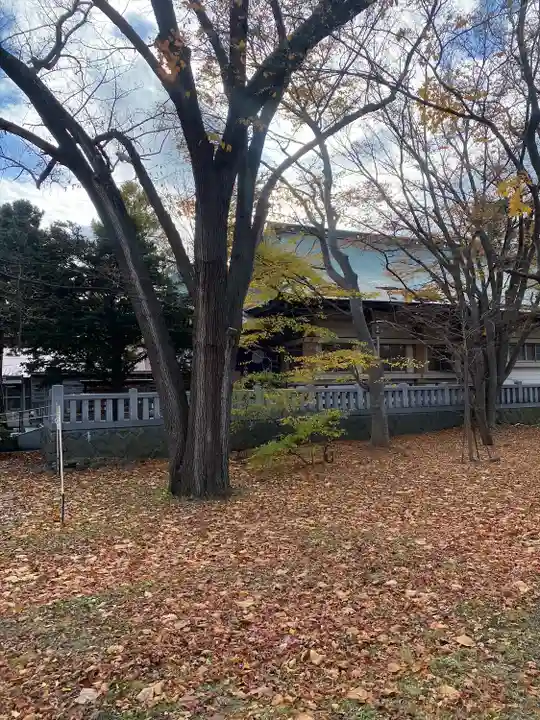 彌彦神社 (伊夜日子神社)の自然