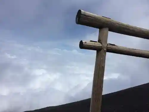 富士山頂上久須志神社の鳥居